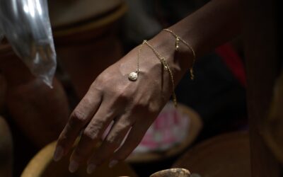 Por que peças icônicas de high jewelry vistas em tapetes vermelhos ditam tendências de consumo de luxo